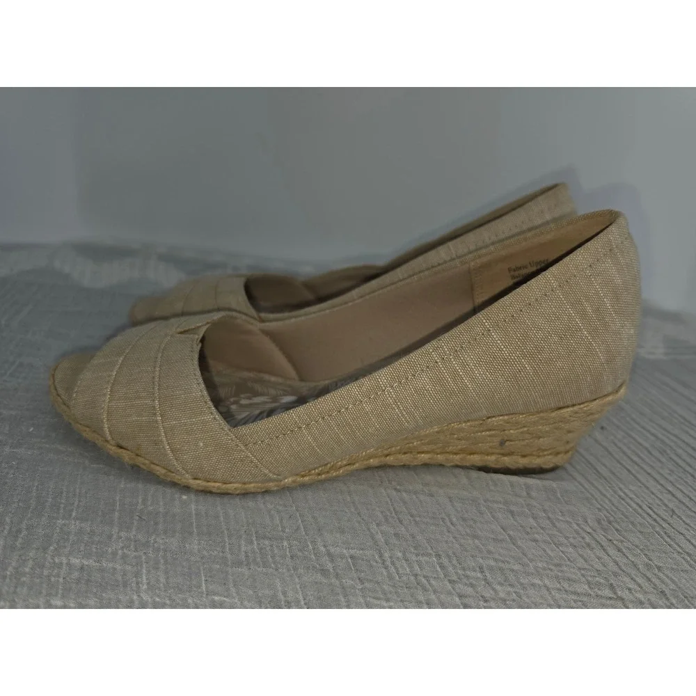 Coach and Four Tan Fabric Espadrille Peep Toe Low Wedge Sandals 7.5
